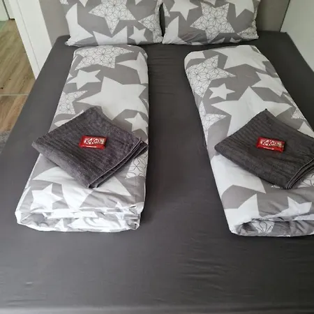 M&bluxux Ap 12 * Krefeld